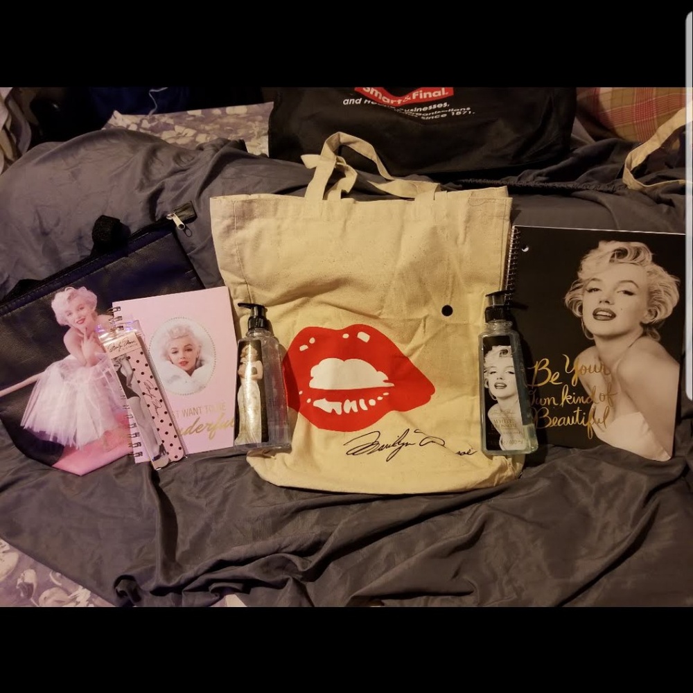 Marilyn Monroe Bundle